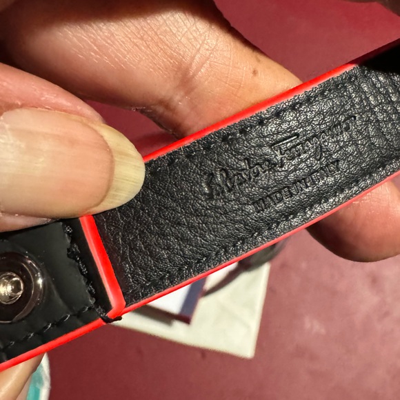 Salvatore Ferragamo Key Chain Nero Calf Gancini 660937 Authentic NWB - Picture 7 of 7